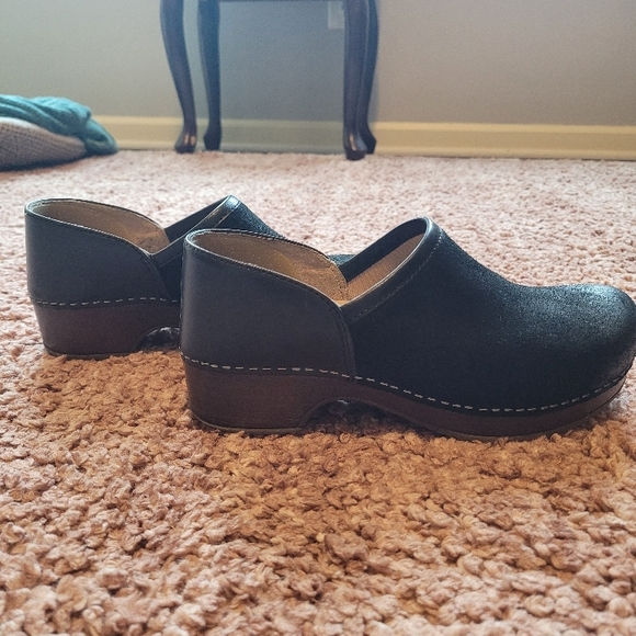 Dansko Brenna Black Clogs - Picture 5 of 10